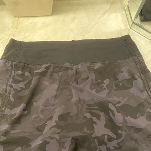 Lululemon pace rival skirt
